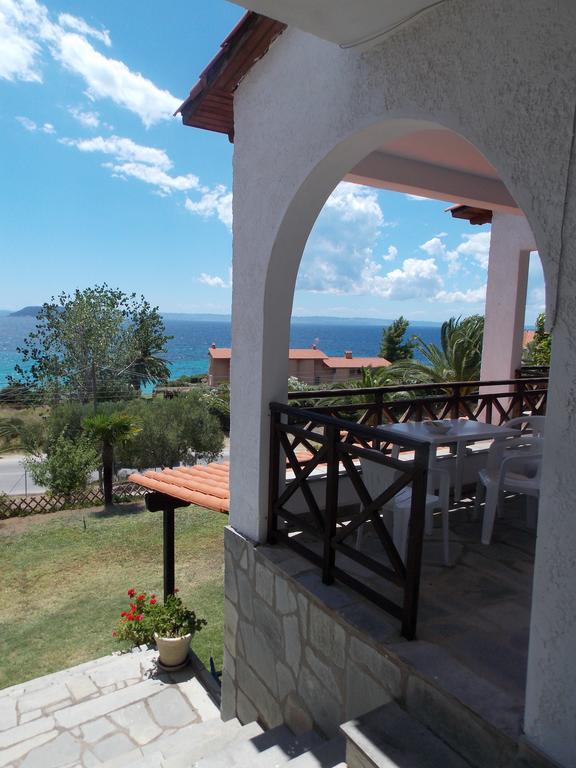 Helios Land Apartment Néos Marmarás